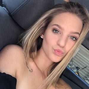 Meet your Posher, Carli